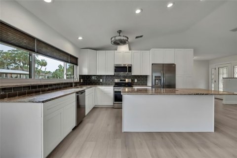 House in Homosassa, Florida 3 bedrooms, 163.32 sq.m. № 1769377 - photo 13