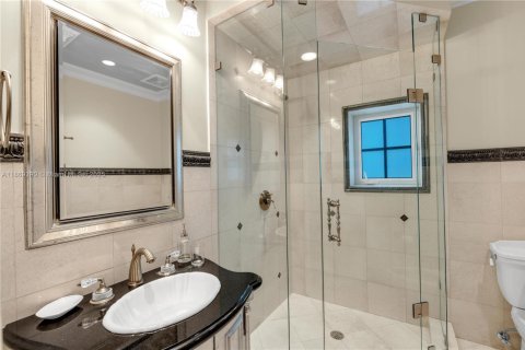 Casa en venta en Coral Gables, Florida, 5 dormitorios, 601.64 m2 № 1978305 - foto 21