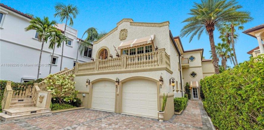 Casa en Coral Gables, Florida 5 dormitorios, 601.64 m2 № 1978305