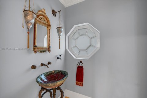 Casa en venta en Coral Gables, Florida, 5 dormitorios, 601.64 m2 № 1978305 - foto 20