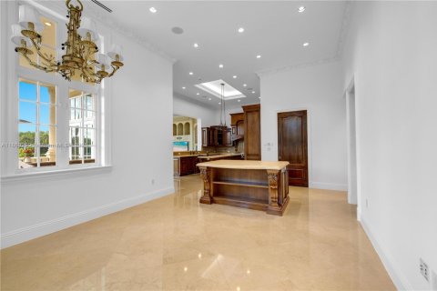 Casa en venta en Coral Gables, Florida, 5 dormitorios, 601.64 m2 № 1978305 - foto 13