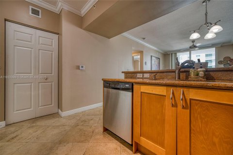 Condominio en venta en Hallandale Beach, Florida, 2 dormitorios, 97.73 m2 № 1937827 - foto 8