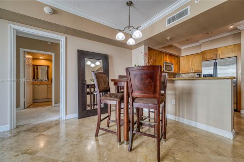 Condominio en venta en Hallandale Beach, Florida, 2 dormitorios, 97.73 m2 № 1937827 - foto 10