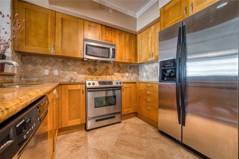 Condominio en venta en Hallandale Beach, Florida, 2 dormitorios, 97.73 m2 № 1937827 - foto 7