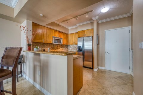 Condominio en venta en Hallandale Beach, Florida, 2 dormitorios, 97.73 m2 № 1937827 - foto 5