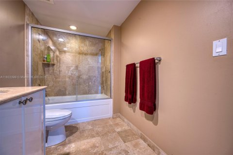Condominio en venta en Hallandale Beach, Florida, 2 dormitorios, 97.73 m2 № 1937827 - foto 22