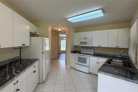 Villa ou maison à louer à North Port, Floride: 3 chambres, 129.6 m2 № 1873001 - photo 6