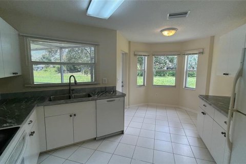 Villa ou maison à louer à North Port, Floride: 3 chambres, 129.6 m2 № 1873001 - photo 4