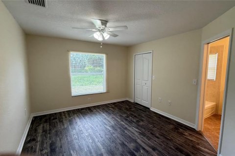 Villa ou maison à louer à North Port, Floride: 3 chambres, 129.6 m2 № 1873001 - photo 8