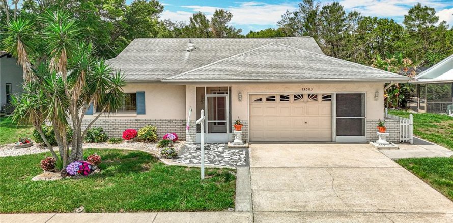 House in Hudson, Florida 3 bedrooms, 119.38 sq.m. № 1691087