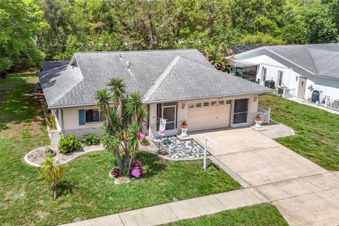 House in Hudson, Florida 3 bedrooms, 119.38 sq.m. № 1691087 - photo 2