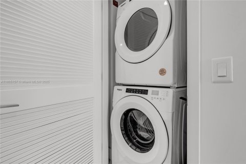 Снять в аренду кондоминиум в Майами, Флорида 1 спальня, 54.63м2, № 2088751 - фото 19