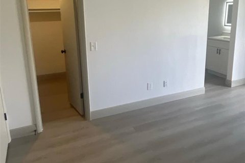 Condo in Orlando, Florida, 2 bedrooms  № 1843085 - photo 11