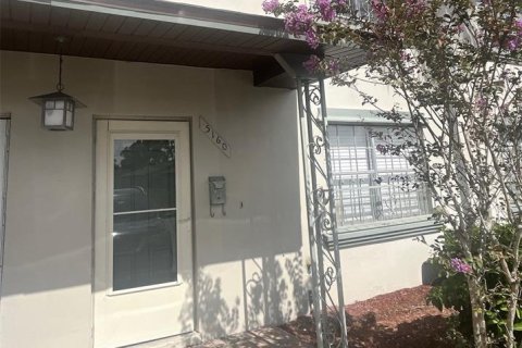 Condo in Orlando, Florida, 2 bedrooms  № 1843085 - photo 1