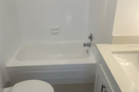 Condo in Orlando, Florida, 2 bedrooms  № 1843085 - photo 16