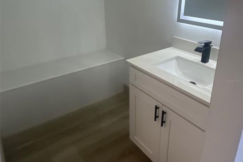 Condo in Orlando, Florida, 2 bedrooms  № 1843085 - photo 13