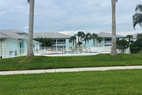 Condominio en alquiler en North Port, Florida, 2 dormitorios, 108.51 m2 № 1908490 - foto 9