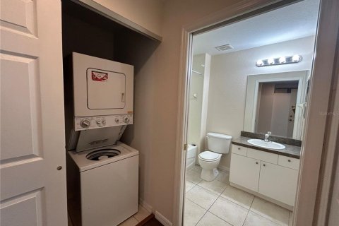 Condominio en alquiler en North Port, Florida, 2 dormitorios, 108.51 m2 № 1908490 - foto 17