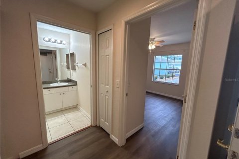 Condominio en alquiler en North Port, Florida, 2 dormitorios, 108.51 m2 № 1908490 - foto 16