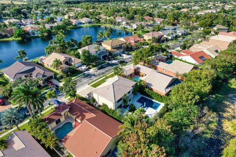 Casa en venta en Pembroke Pines, Florida, 5 dormitorios, 289.2 m2 № 1963766 - foto 4