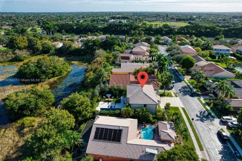 Casa en venta en Pembroke Pines, Florida, 5 dormitorios, 289.2 m2 № 1963766 - foto 5