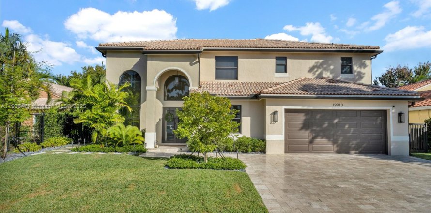 Casa en Pembroke Pines, Florida 5 dormitorios, 289.2 m2 № 1963766