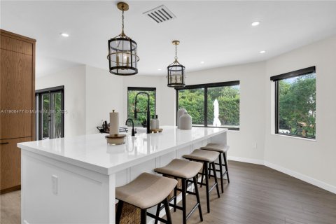 Casa en venta en Pembroke Pines, Florida, 5 dormitorios, 289.2 m2 № 1963766 - foto 24