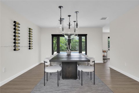 Casa en venta en Pembroke Pines, Florida, 5 dormitorios, 289.2 m2 № 1963766 - foto 17