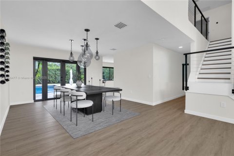 Casa en venta en Pembroke Pines, Florida, 5 dormitorios, 289.2 m2 № 1963766 - foto 16