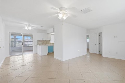 Villa ou maison à vendre à Hudson, Floride: 2 chambres, 118.08 m2 № 2209644 - photo 28