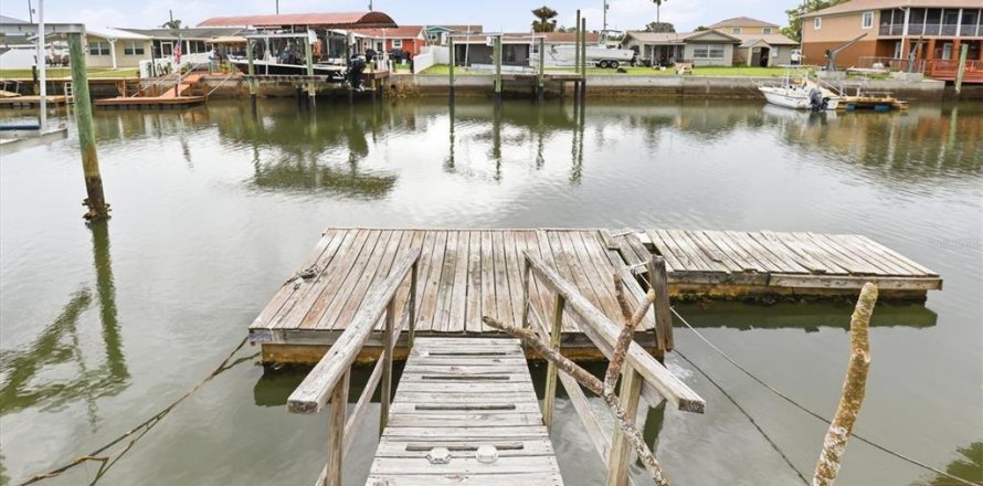 Villa ou maison à Hudson, Floride 2 chambres, 118.08 m2 № 2209644