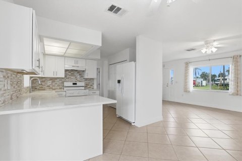 Villa ou maison à vendre à Hudson, Floride: 2 chambres, 118.08 m2 № 2209644 - photo 29