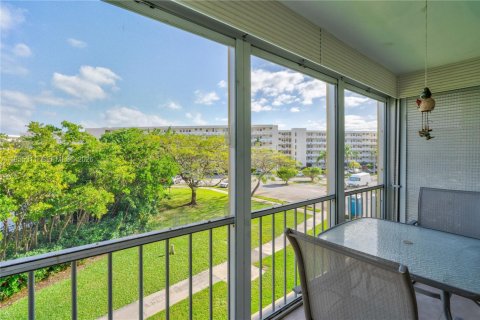 Снять в аренду кондоминиум в Авентура, Флорида 1 спальня, 71.35м2, № 2010168 - фото 3