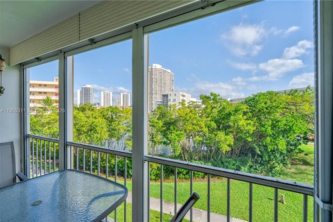 Снять в аренду кондоминиум в Авентура, Флорида 1 спальня, 71.35м2, № 2010168 - фото 2