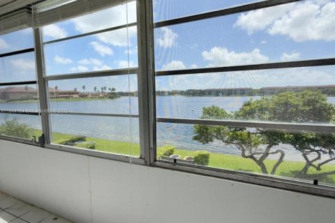 Condominio en venta en Pembroke Pines, Florida, 2 dormitorios, 110.74 m2 № 1845892 - foto 17