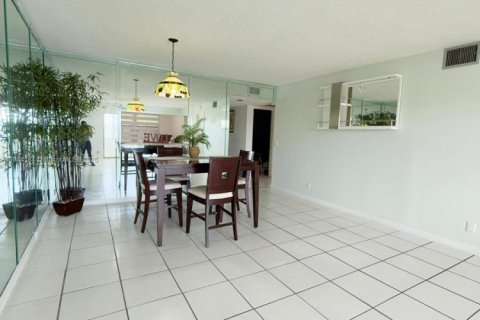 Condominio en venta en Pembroke Pines, Florida, 2 dormitorios, 110.74 m2 № 1845892 - foto 12