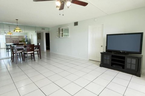 Condominio en venta en Pembroke Pines, Florida, 2 dormitorios, 110.74 m2 № 1845892 - foto 9