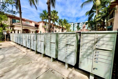 Copropriété à louer à Fort Lauderdale, Floride: 2 chambres, 97.92 m2 № 1142319 - photo 1