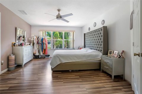 House in Casselberry, Florida 4 bedrooms, 232.35 sq.m. № 1883266 - photo 23