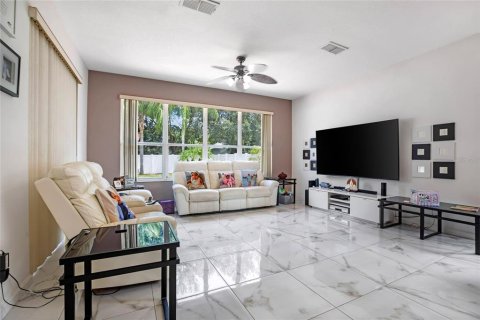 House in Casselberry, Florida 4 bedrooms, 232.35 sq.m. № 1883266 - photo 12