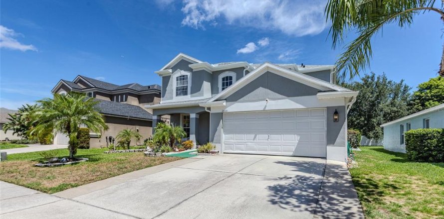 House in Casselberry, Florida 4 bedrooms, 232.35 sq.m. № 1883266