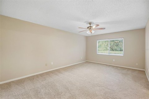 House in Tampa, Florida 4 bedrooms, 215.25 sq.m. № 2390973 - photo 25