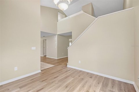 House in Tampa, Florida 4 bedrooms, 215.25 sq.m. № 2390973 - photo 6