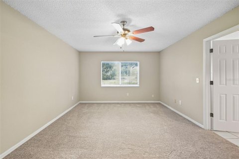 House in Tampa, Florida 4 bedrooms, 215.25 sq.m. № 2390973 - photo 28