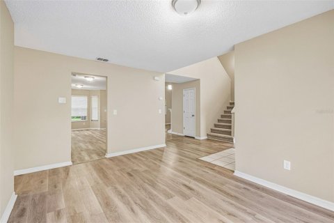 House in Tampa, Florida 4 bedrooms, 215.25 sq.m. № 2390973 - photo 9
