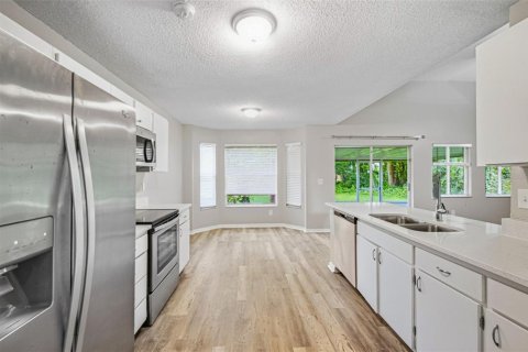 House in Tampa, Florida 4 bedrooms, 215.25 sq.m. № 2390973 - photo 21