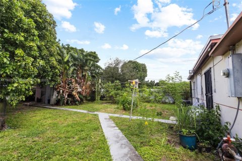 Casa en venta en Miami, Florida, 2 dormitorios, 85.28 m2 № 1953538 - foto 12