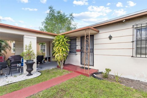 Casa en venta en Miami, Florida, 2 dormitorios, 85.28 m2 № 1953538 - foto 19