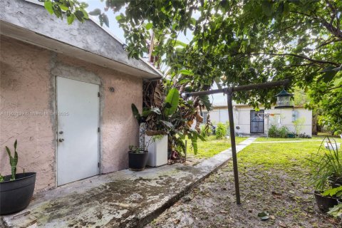 Casa en venta en Miami, Florida, 2 dormitorios, 85.28 m2 № 1953538 - foto 18