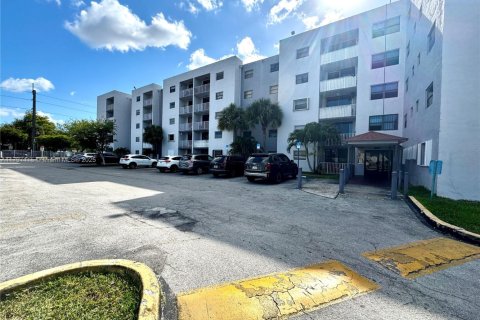Condo à Miami, Floride, 2 chambres  № 2017131